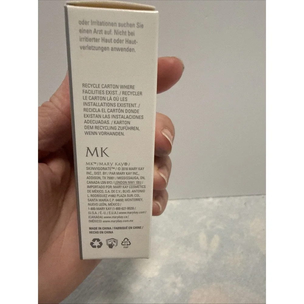 Mary Kay Skinvigorate Cleansing Spin Brush & Refill Pack New Battery Operated